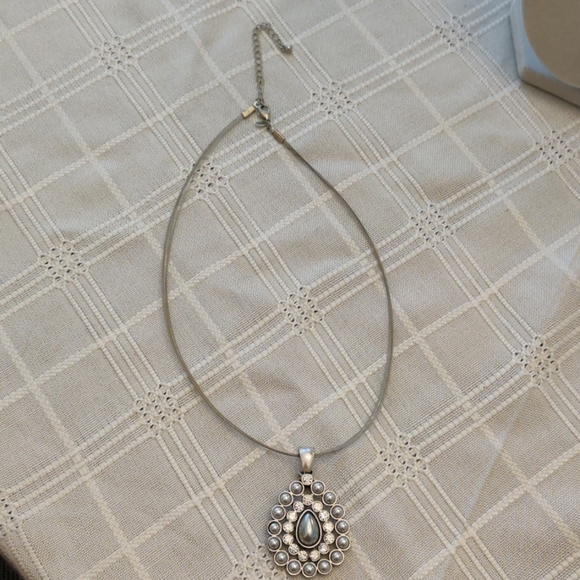 Premier Designs Jewelry "Pearly Drops" necklace - Picture 2 of 5